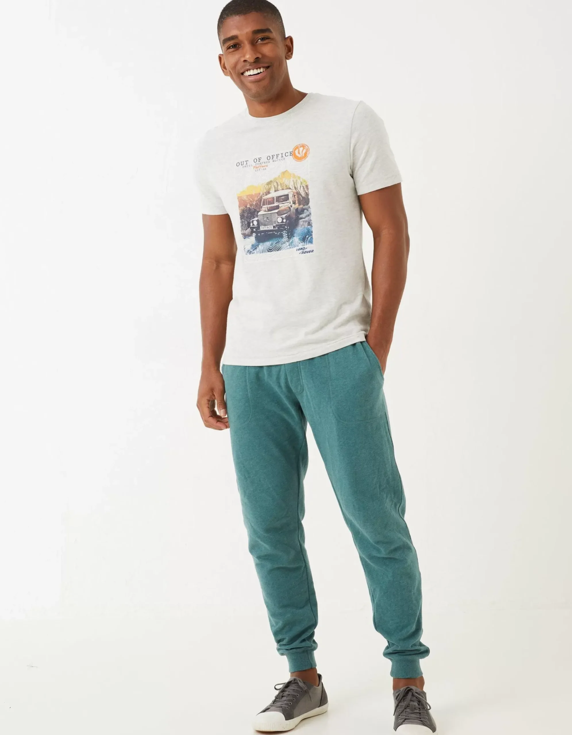 FatFace Land Rover Out Of Office T-Shirt Winter Wht Clearance